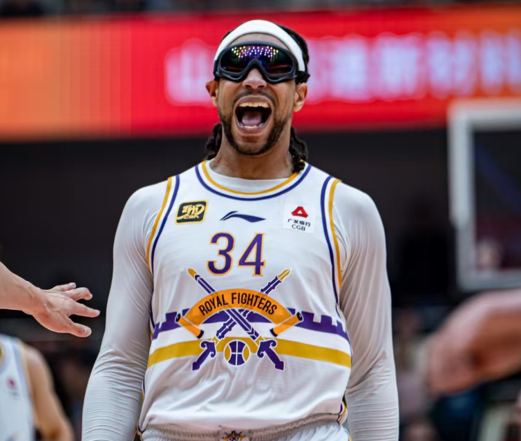 篮板的炸裂 篮板的炸裂