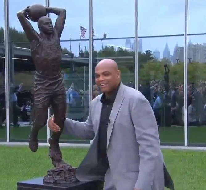 置信这座雕, 色具有巨大 置信这座雕, 色具有巨大