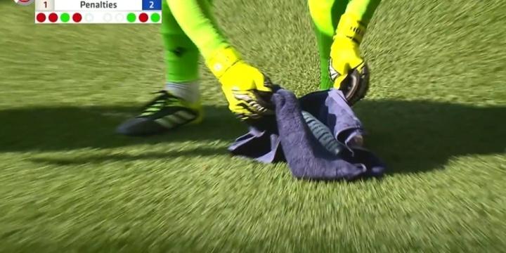 斯特一脚低, 亨德森做了 斯特一脚低, 亨德森做了